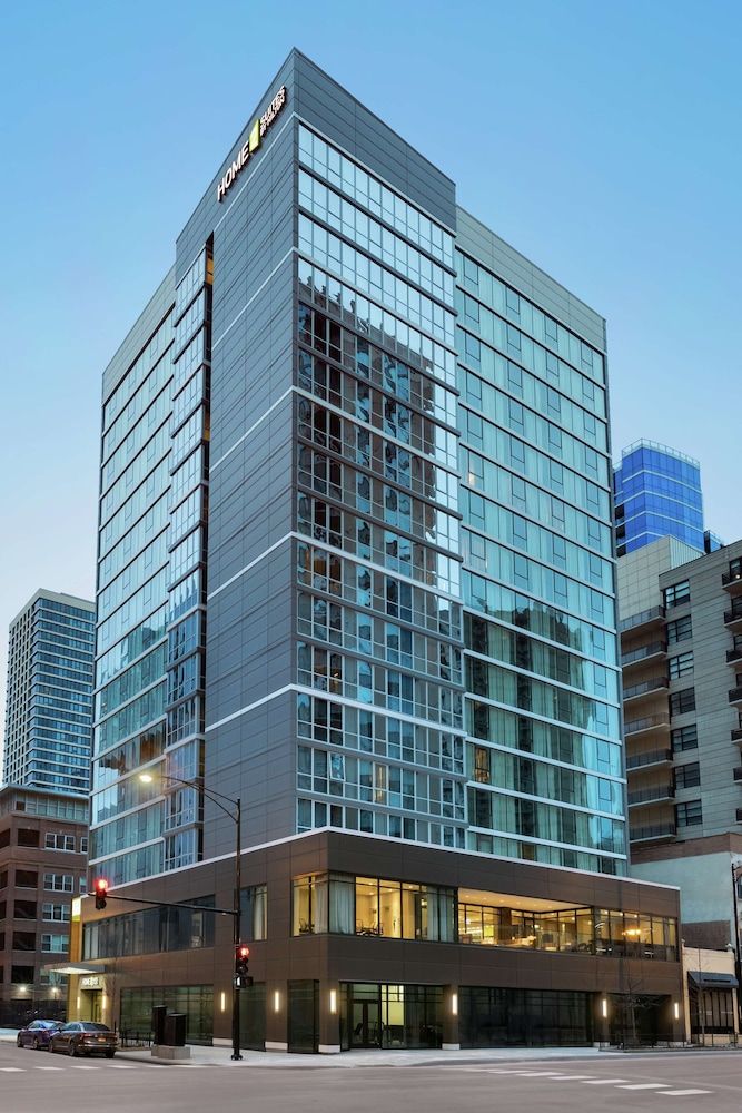 Home2 Suites by Hilton Chicago River North 3