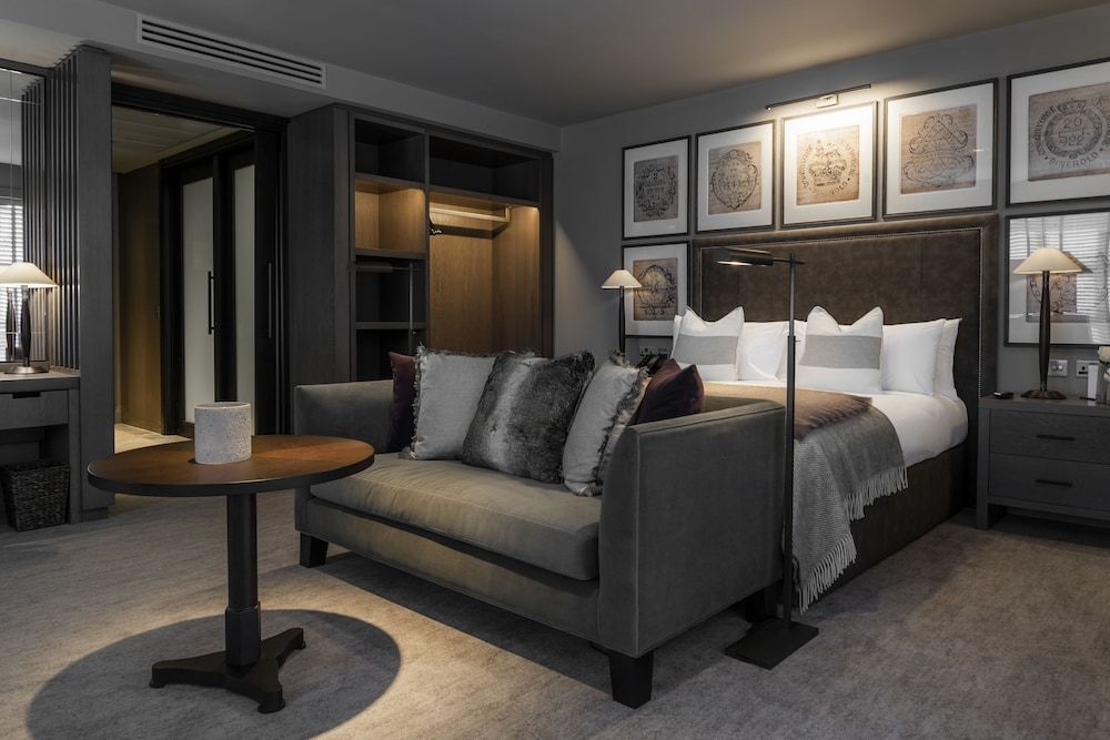 Dakota Manchester Signature Suite 2