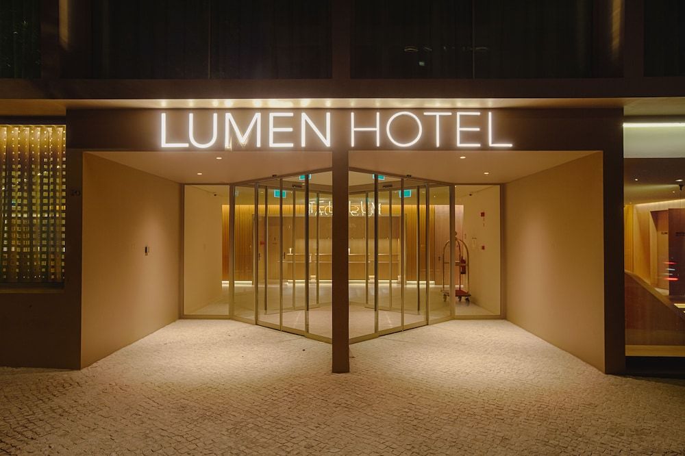 Lumen Hotel & The Lisbon Light Show 4