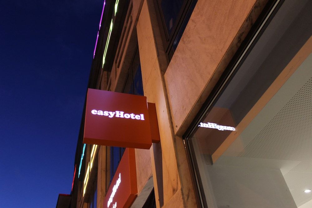 easyHotel Lisbon 4