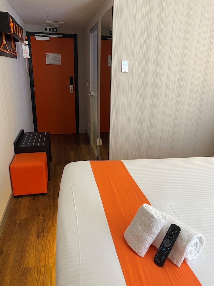 easyHotel Lisbon Standard Double Room 2