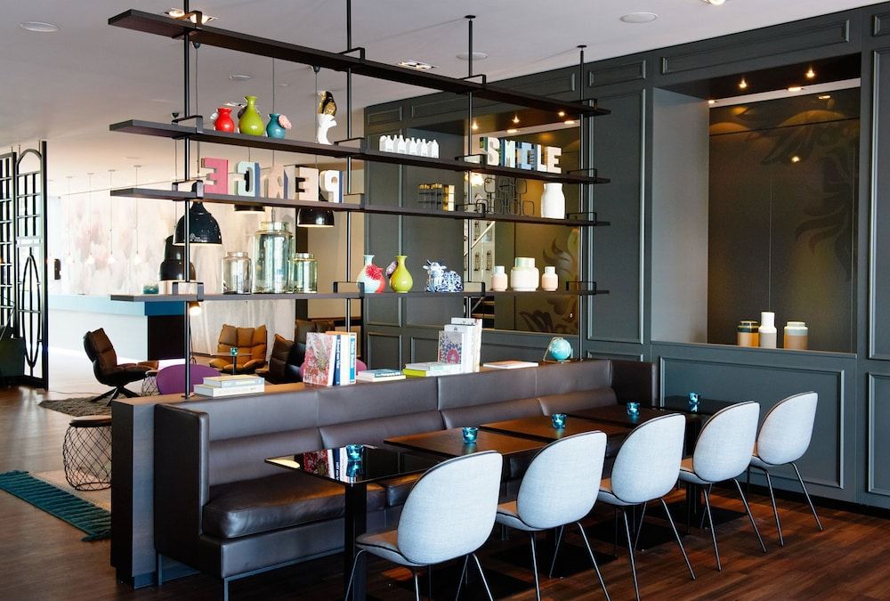 Motel One Amsterdam 5