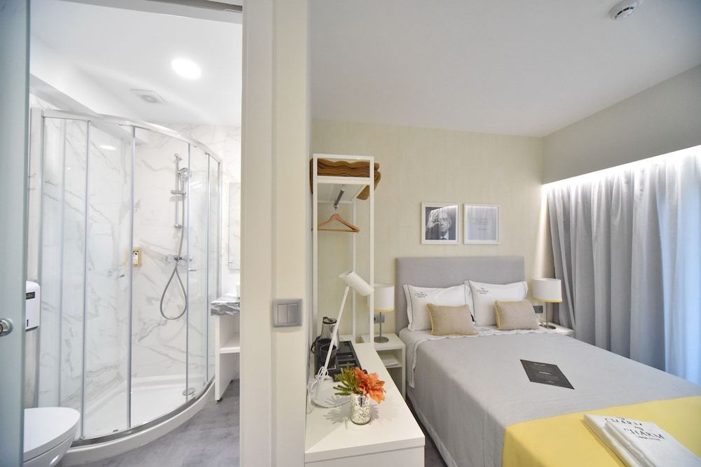 My Charm Lisbon Suites Standard Double Room 10