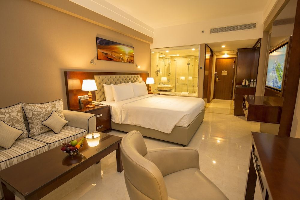 Marino Beach Colombo Superior Double Room, 1 King Bed- With a Complimentary City Tour 2