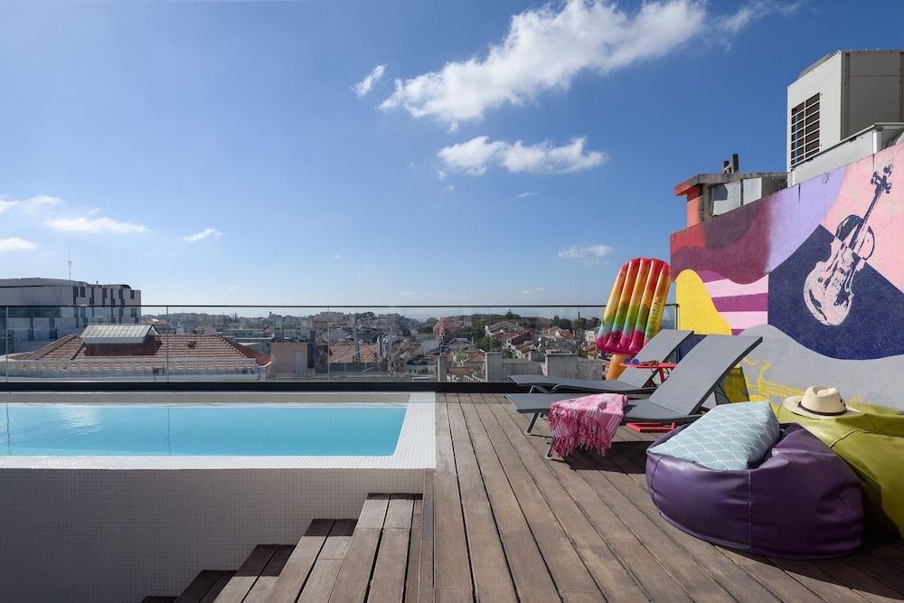 Moxy Lisbon City pool 2