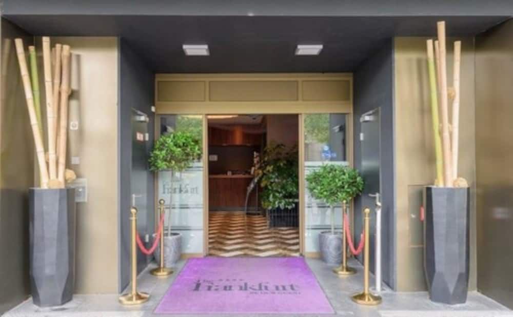 The Frankfurt Hotel 3