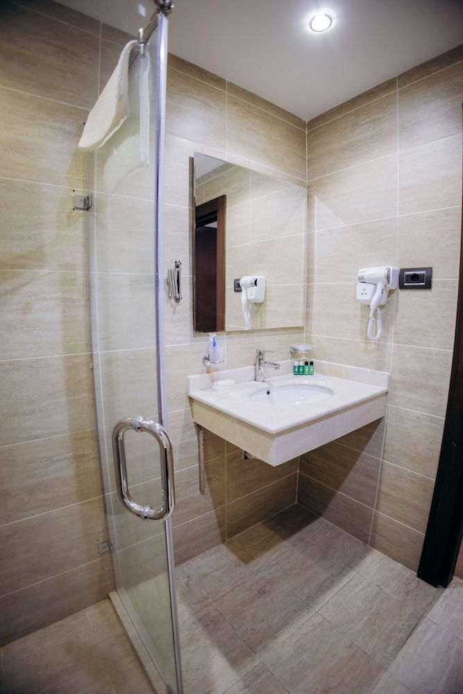 Diamond Hotel Baku Basic Double or Twin Room, 1 King Bed (No view) 20