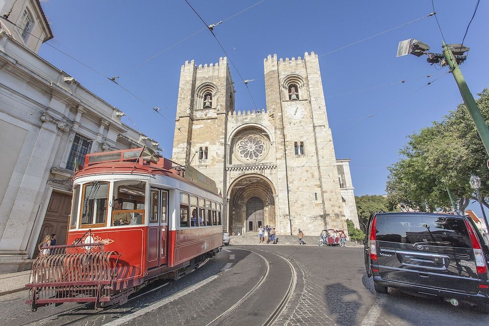 Emporium Lisbon Suites exterior_detail 2