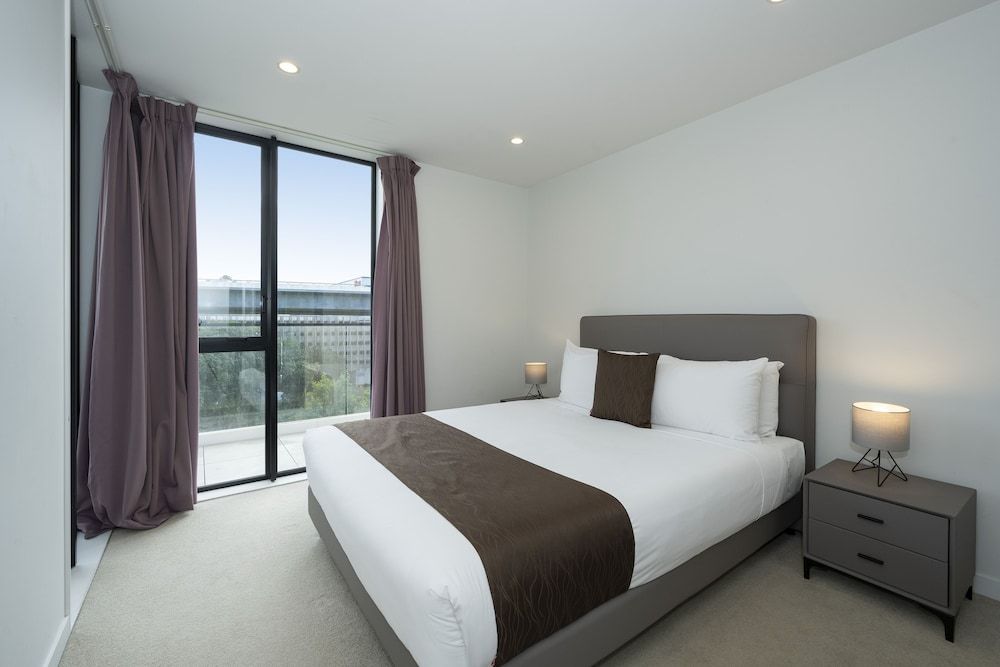 The Edgerley Suites Superior Two Bedroom Suite with a free secure parking 6