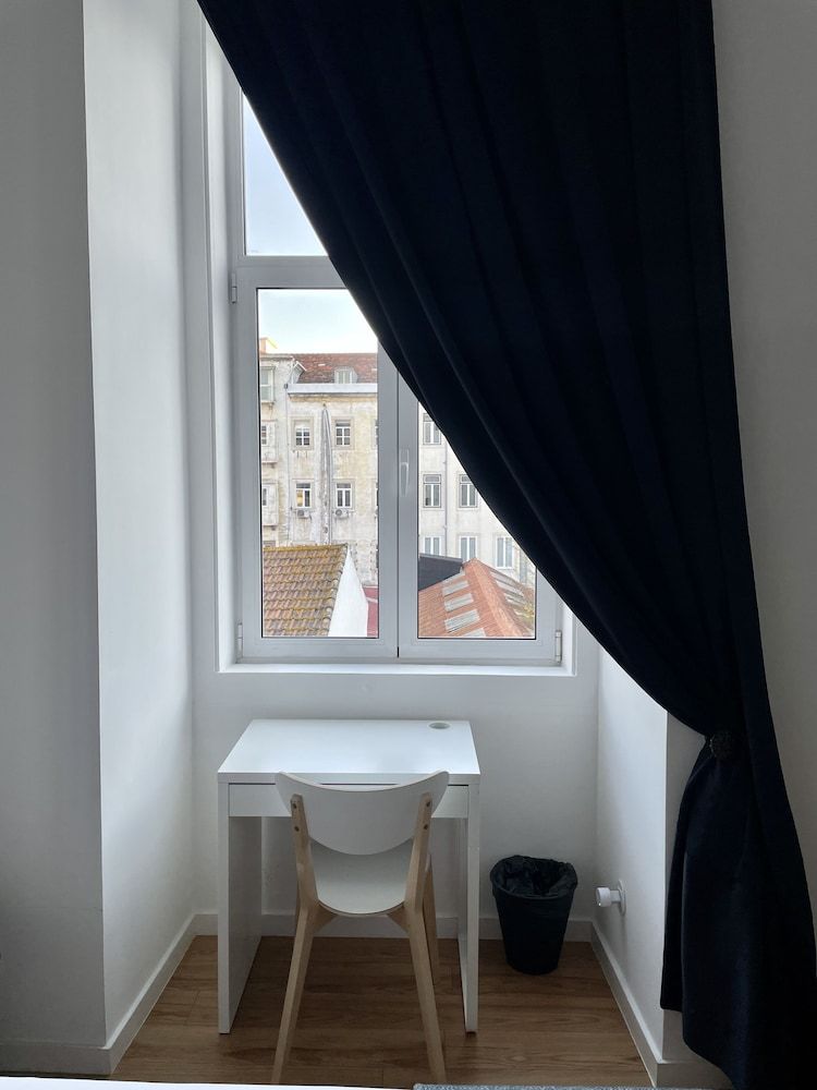 Lisbon Check-In Guesthouse 4