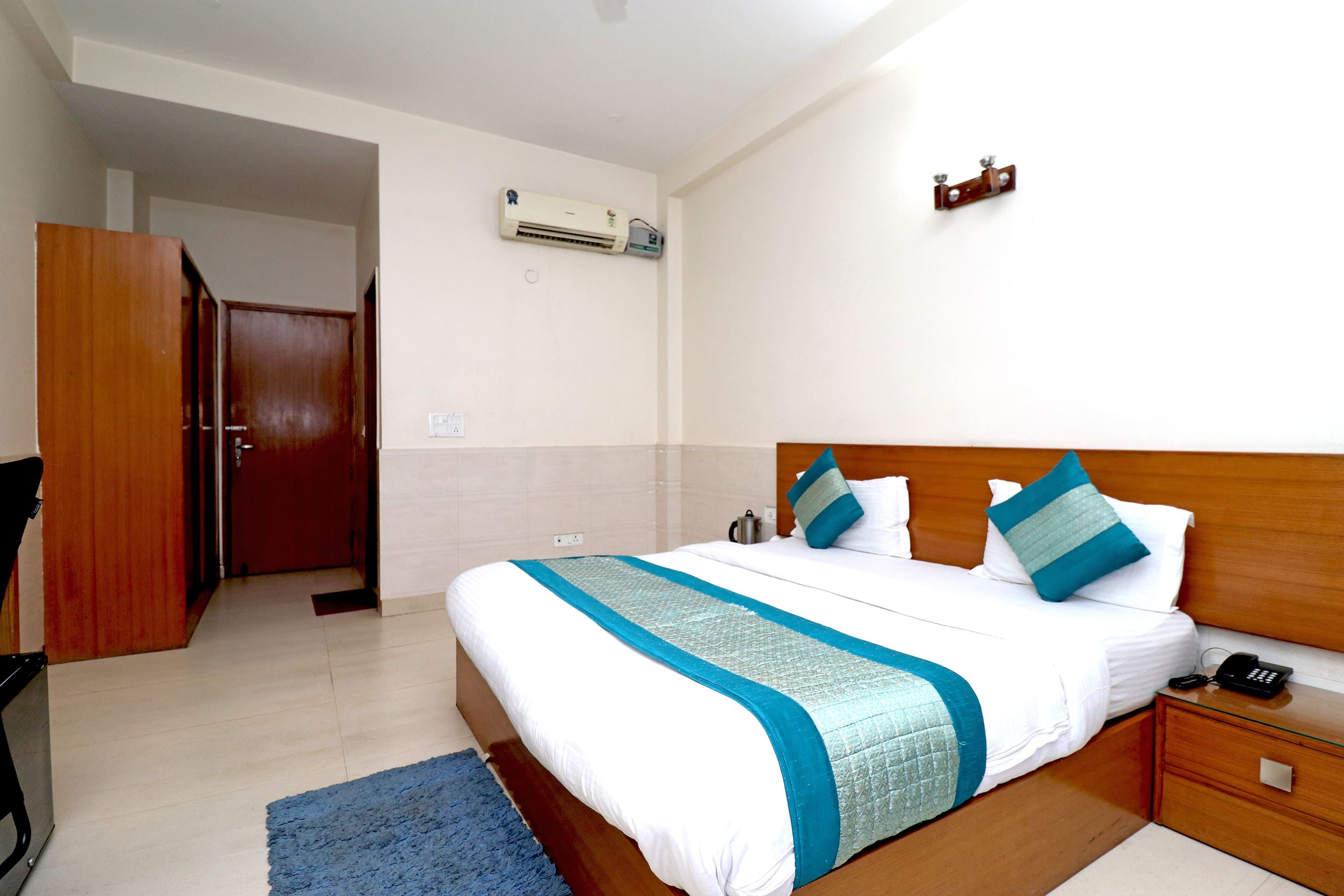 Azure Villa Gurgaon Superior Room with Balcony