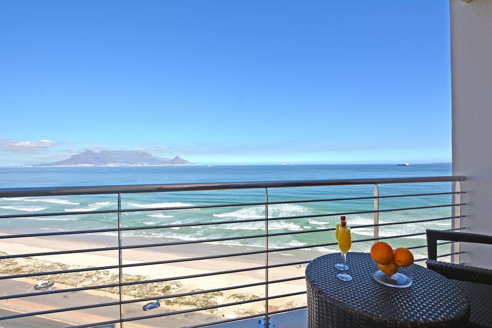 Blaauwberg Beach Hotel Sea Facing Table Mountain King Room With Balcony 6