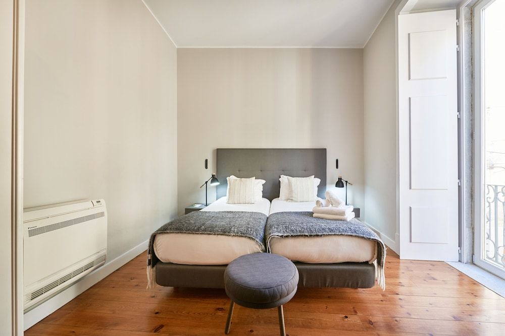 Lisbon Five Stars Apartments Combro 7 Deluxe Apartment, 2 Bedrooms 9