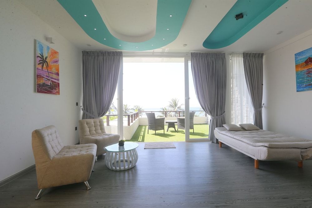 De Moda Boutiques Deluxe Room, Pool View 16