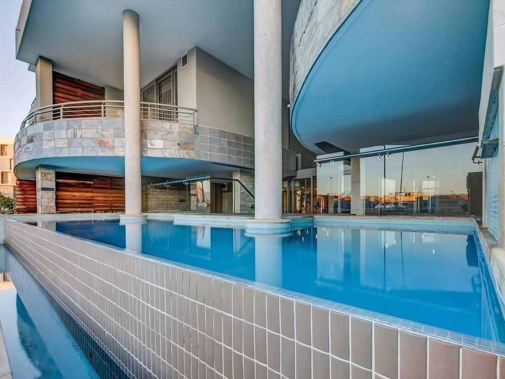 V&A Waterfront Luxury Residences - WHosting pool 3