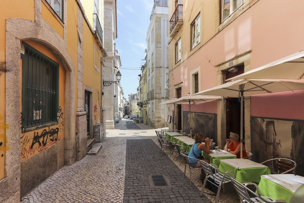 Tailor Made Flat in Central Bairro Alto 4