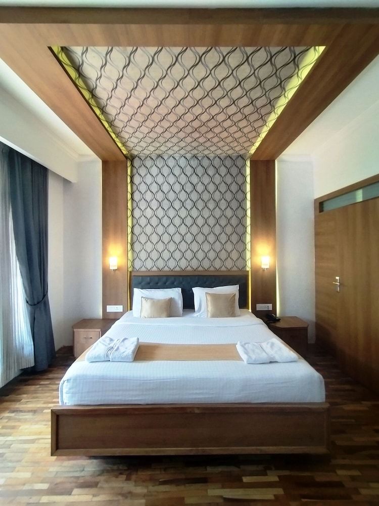 Hotel Preethi Classic Towers Deluxe Room 4