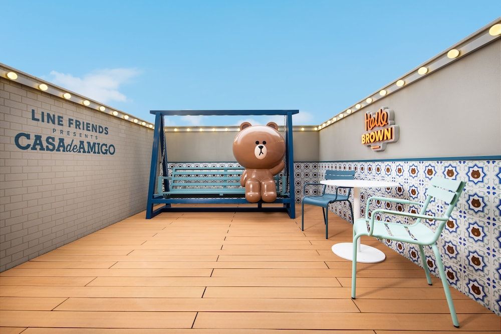 LINE FRIENDS PRESENTS CASA DE AMIGO featured