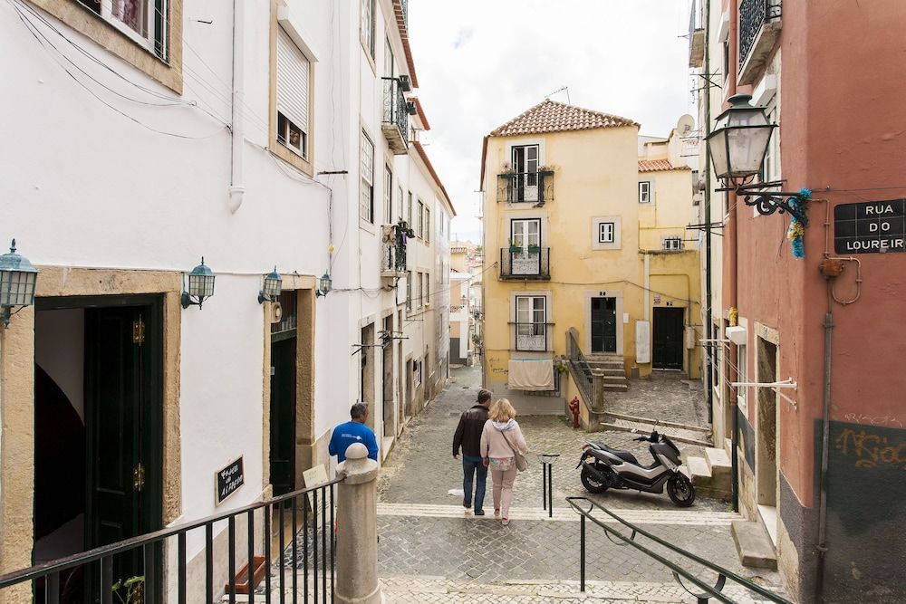 JOIVY Stylish 1-bed flat w/ city views in Alfama