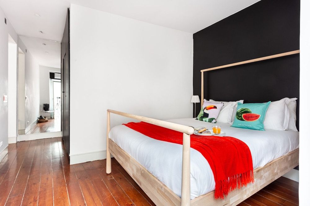 ALTIDO Bold & colourful 1-bed flat at the heart of Chiado, nearby Carmo Convent 5