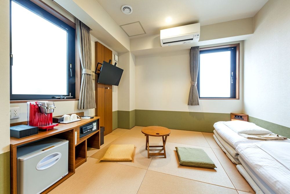 Hotel Meldia Shijo Kawaramachi City Twin Room, Smoking 4