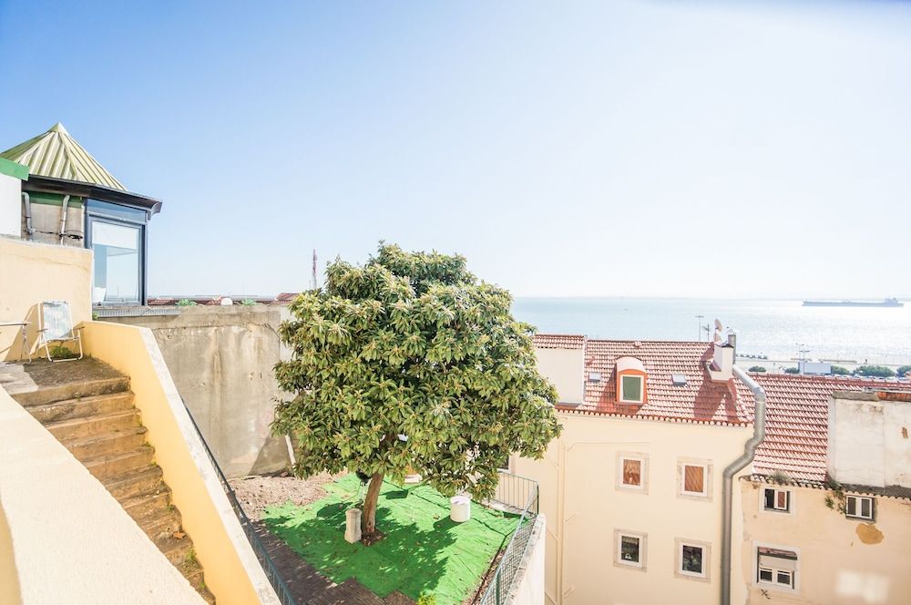 Panoramic Tagus River Terrace Apartment in Alfama exterior_detail 3