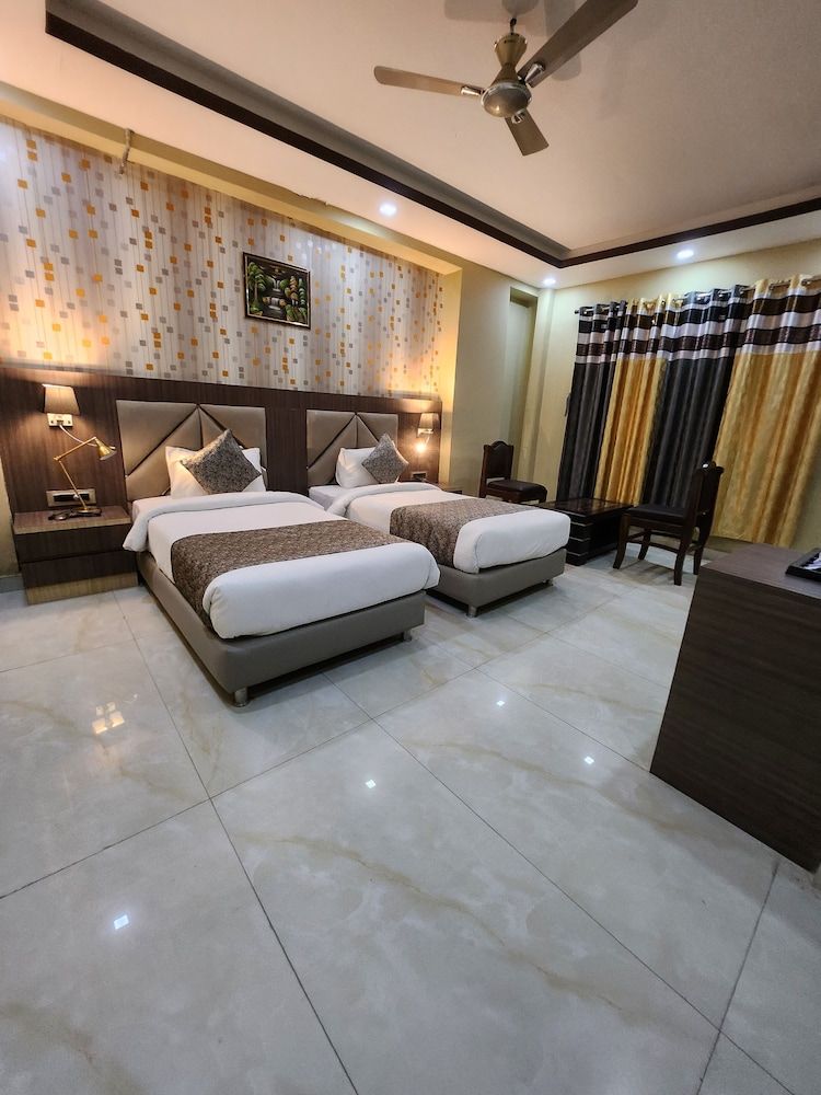 The Bodhi Palace Resort Deluxe Twin Room 9