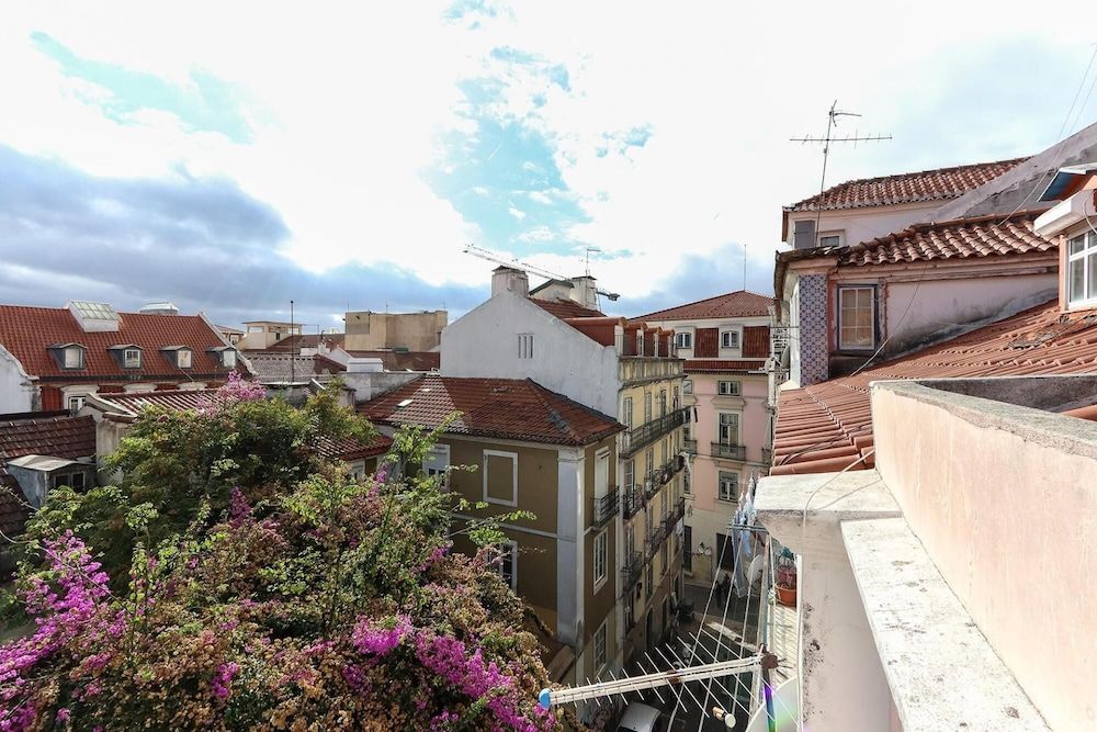 Bairro Alto Views by Homing room 4