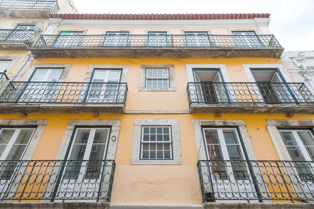 Bright & Spacious Alfama Typical Apartment, By TimeCooler 3