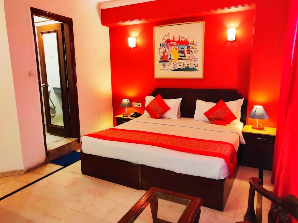 Unistar Rooms Deluxe Double or Twin Room 3