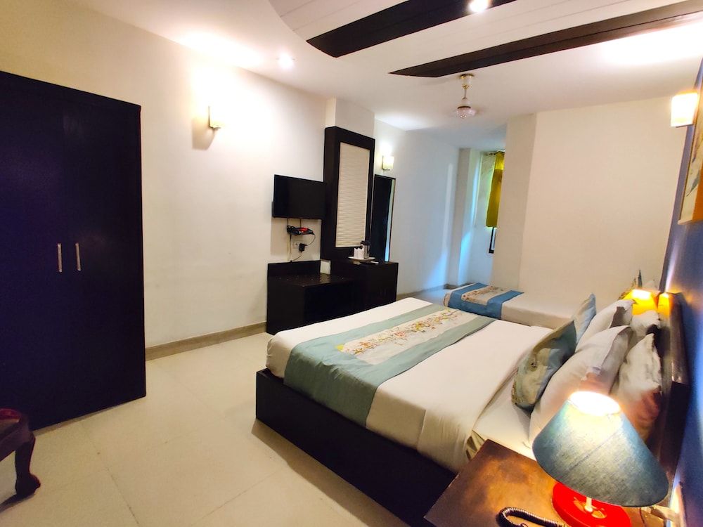 Unistar Rooms Executive Triple Room 6