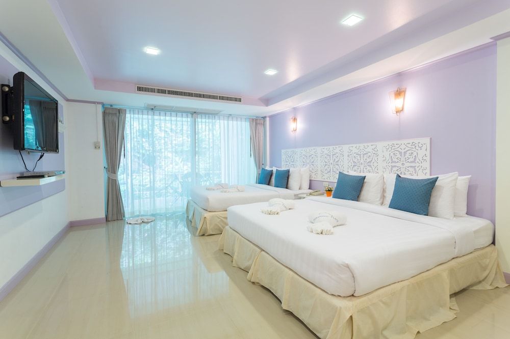 Phranang Place Hotel featured 3