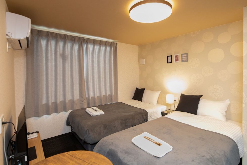 Bright Hotel Kiyomizu Twin Room with Washing Machine 5