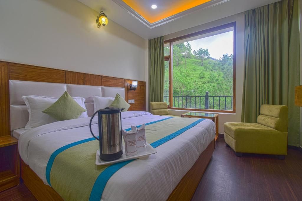 The Paal Shimla By Royal Collection Hotels Luxury Room with Valley View 3
