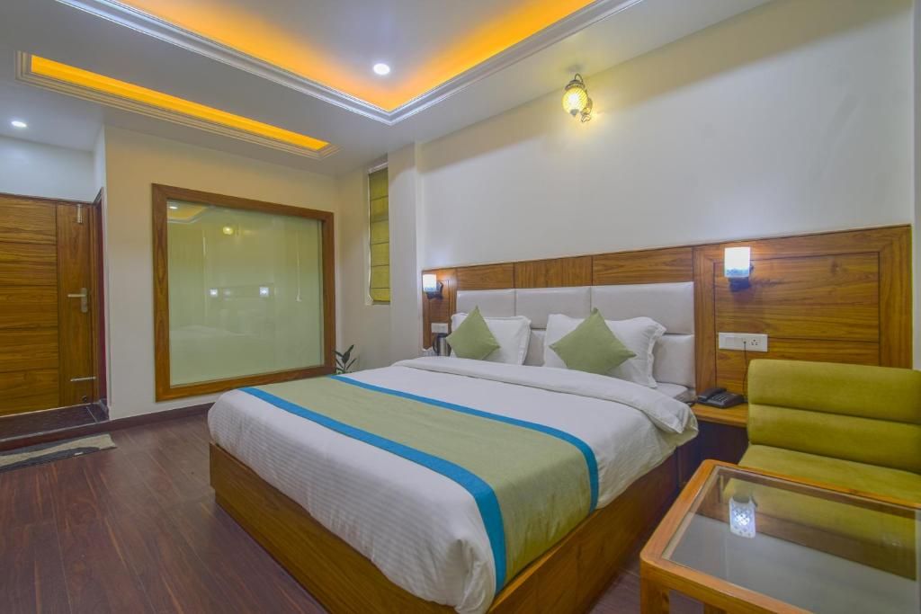 The Paal Shimla By Royal Collection Hotels Luxury Room with Valley View 2