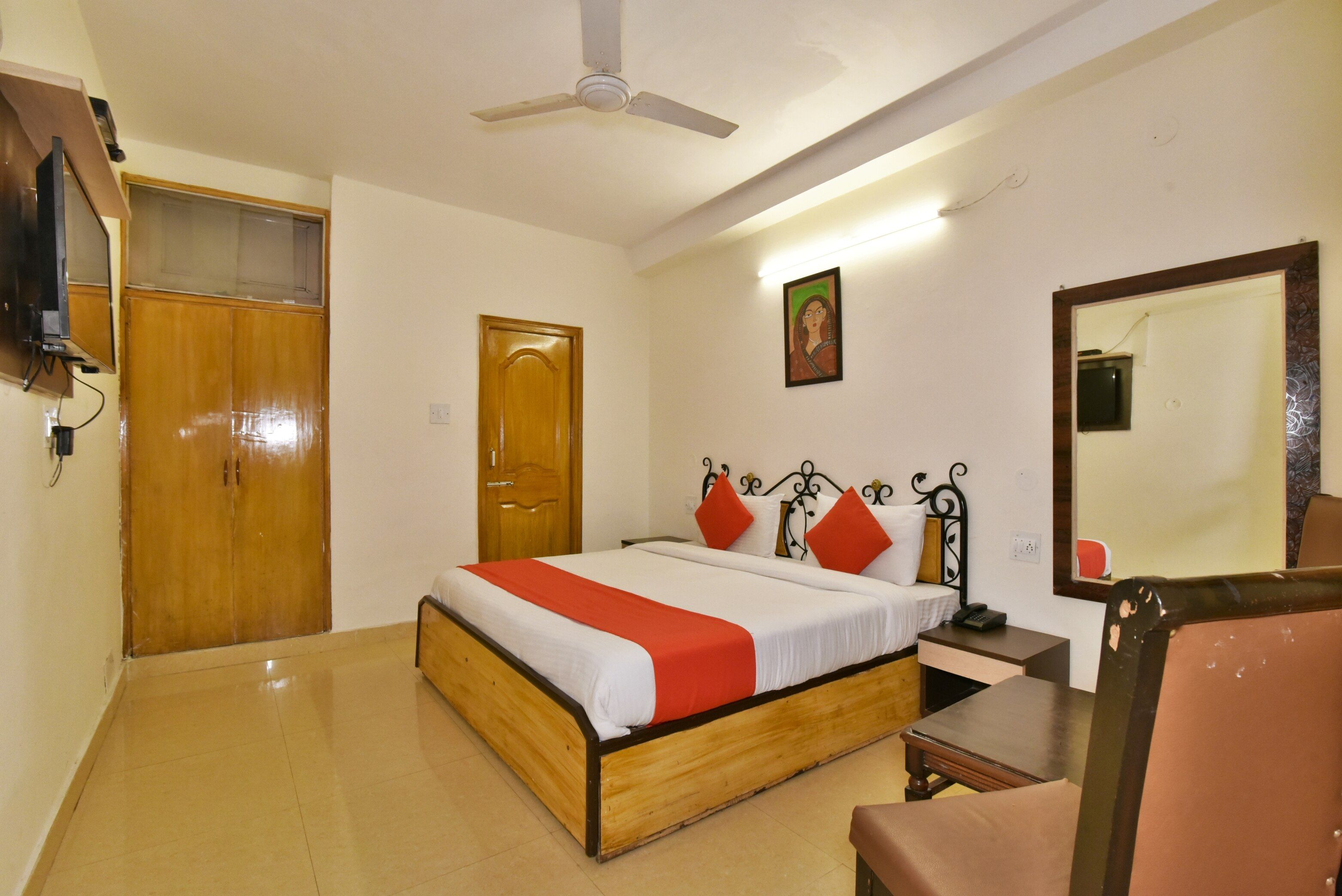 Hotel Kings Dalhousie Deluxe Room 2