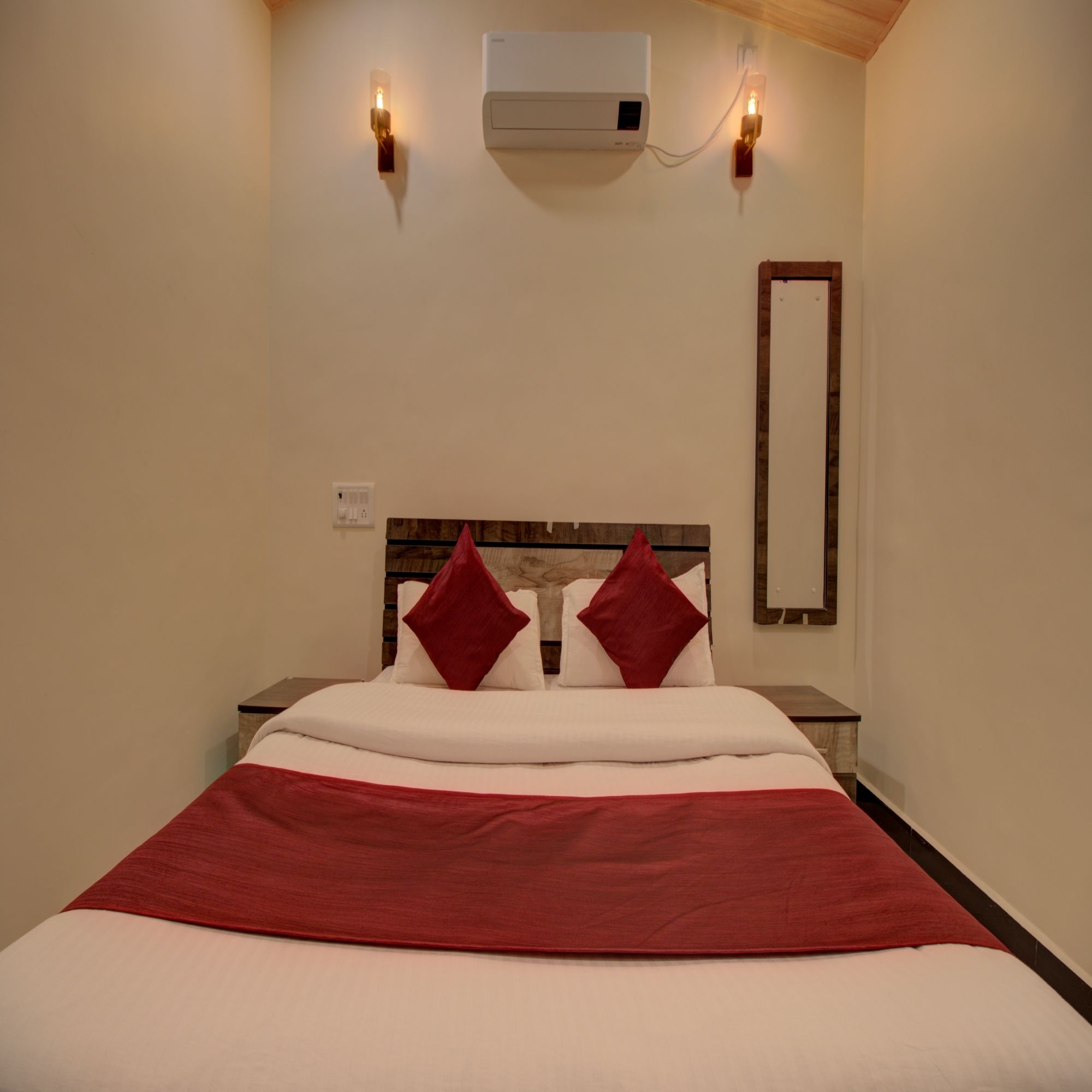 Hotel Snehaprabha - Near to Nagaon Beach Alibaug Deluxe Room 2