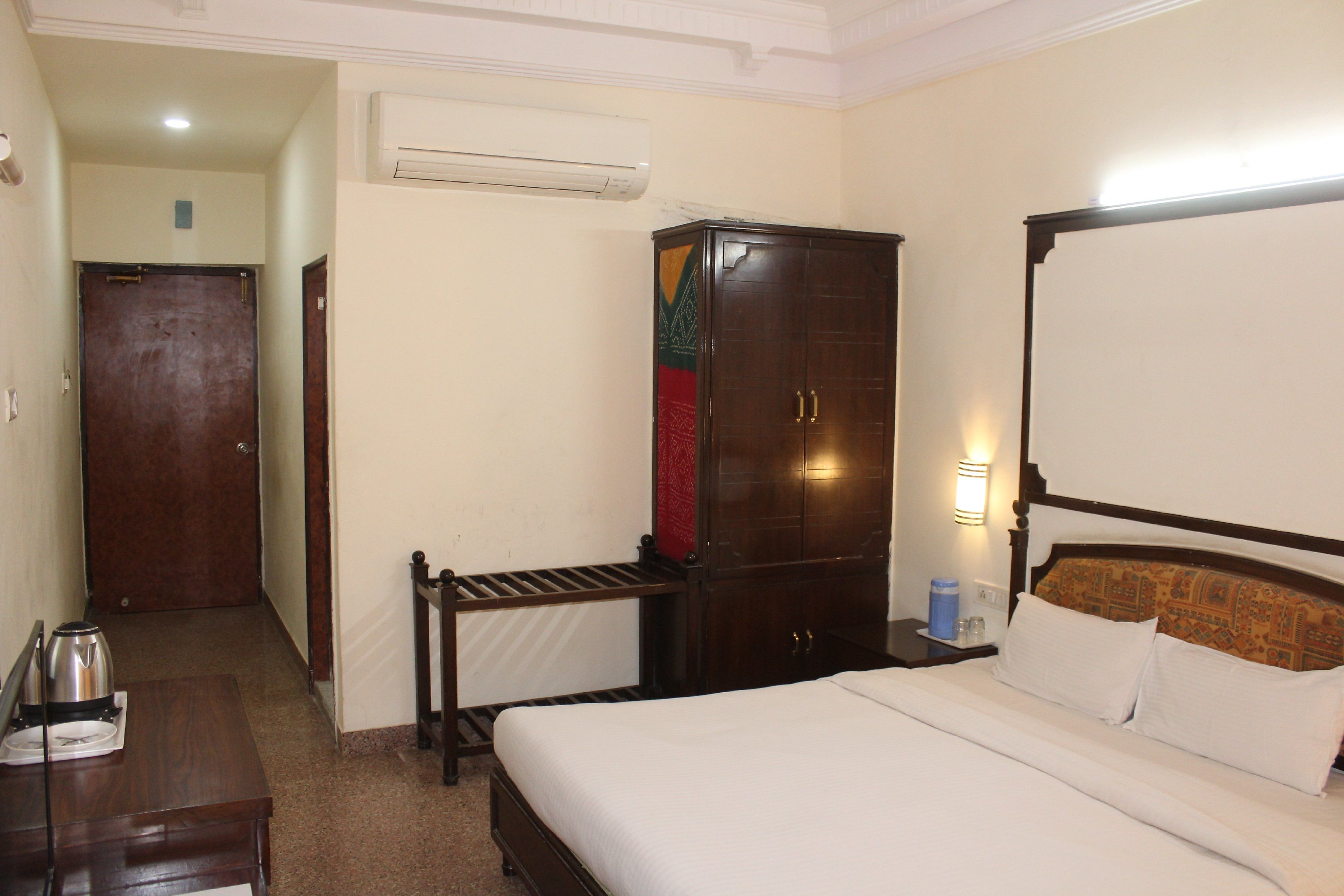 Mahadev Palace Deluxe Room 2