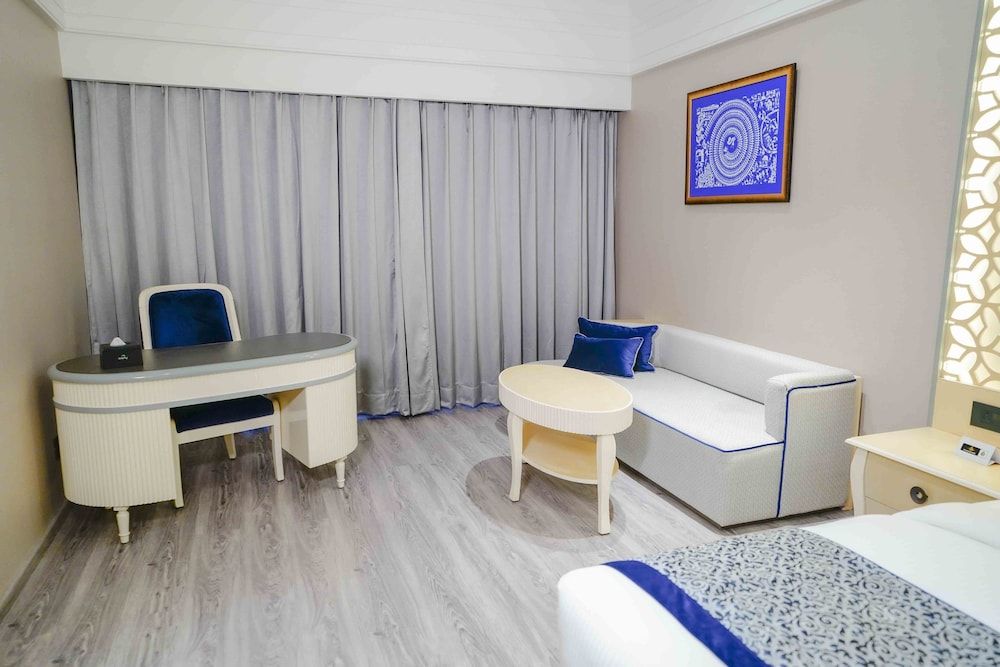 The Grand Nirvana Hotel and Resort Executive Room 4