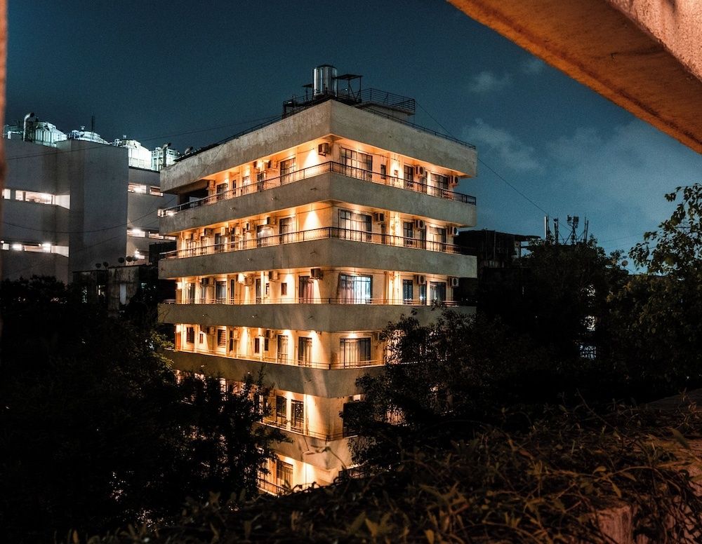 Arnna Hotel - Goregaon terrace/patio 2