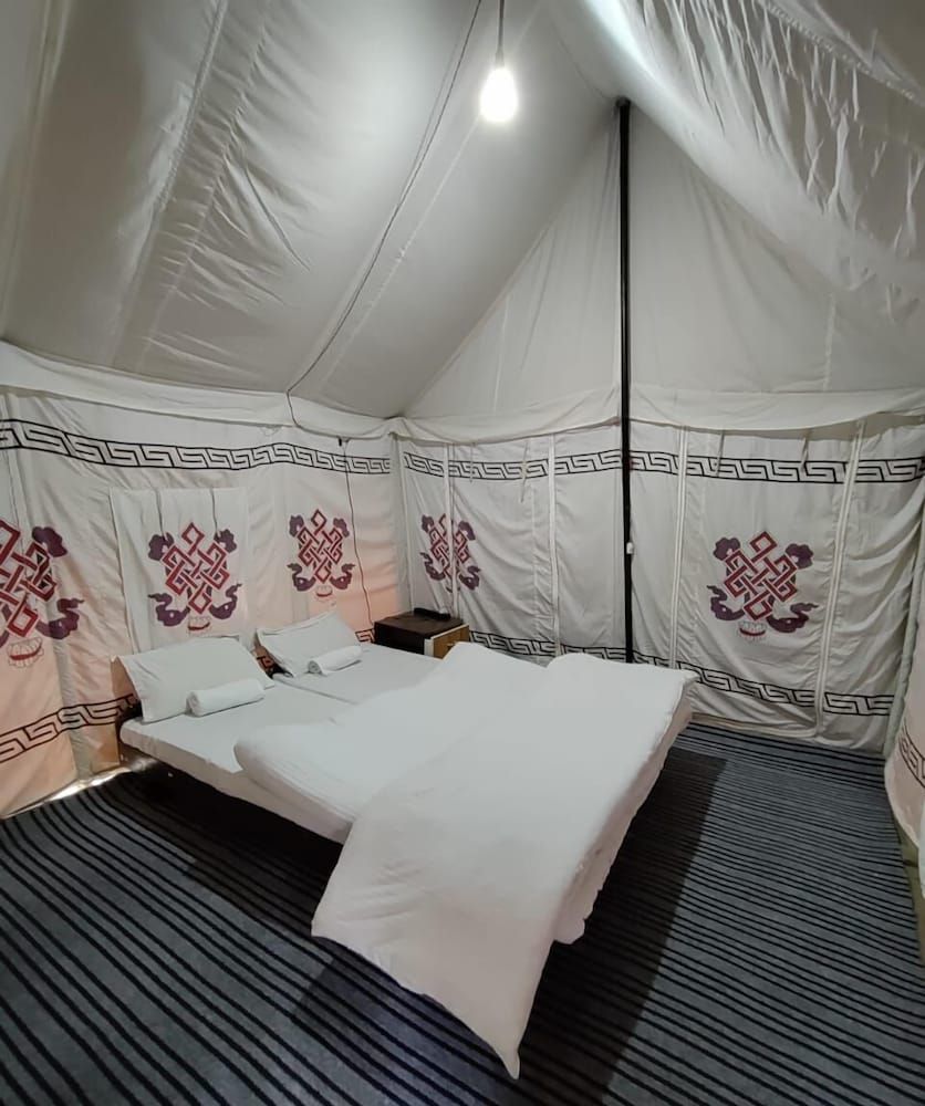 undefined Tongspon Camp 5