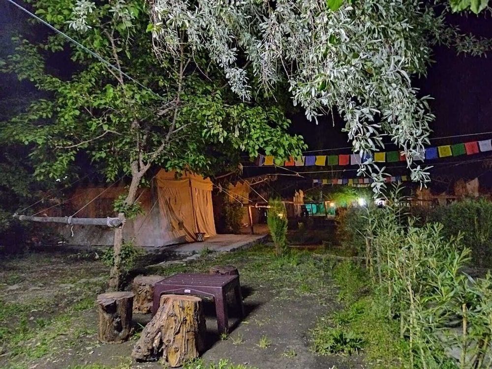 undefined Tongspon Camp 10