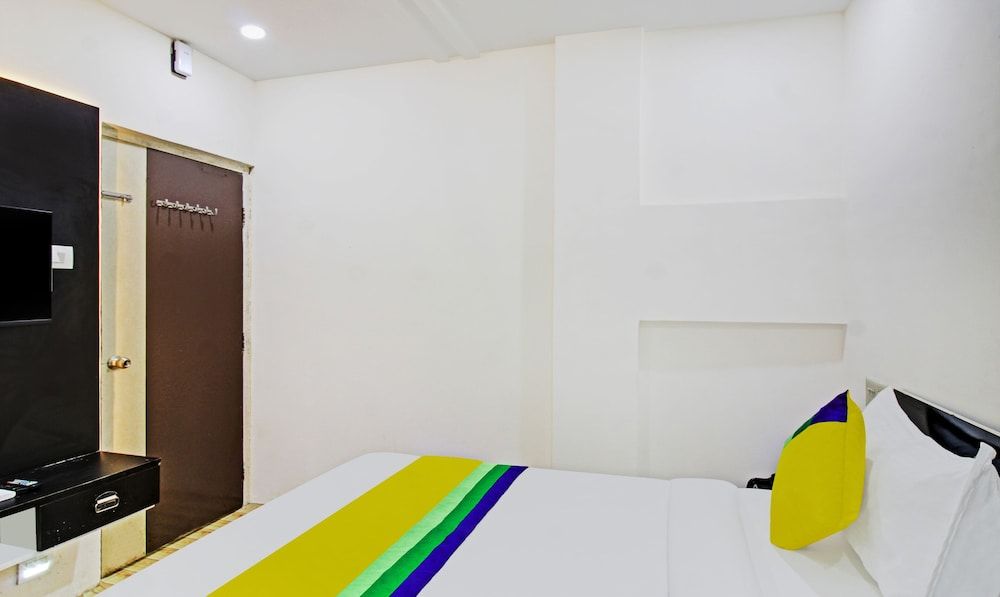 Itsy By Treebo - New Shraddha Inn Standard Double Room 11