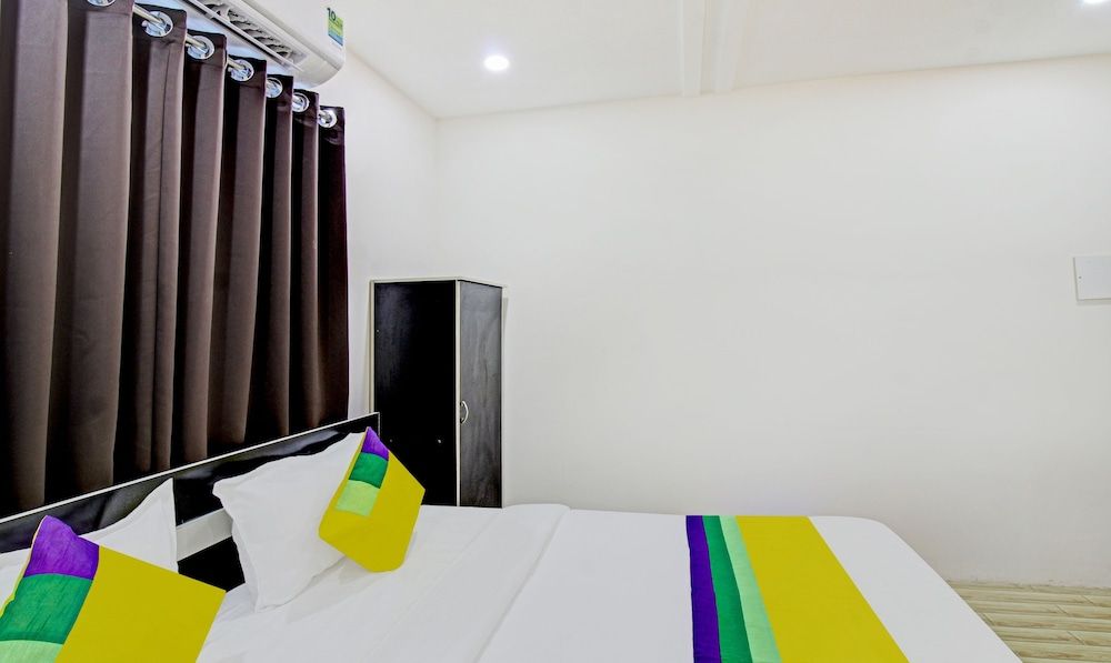 Itsy By Treebo - New Shraddha Inn Standard Double Room 7