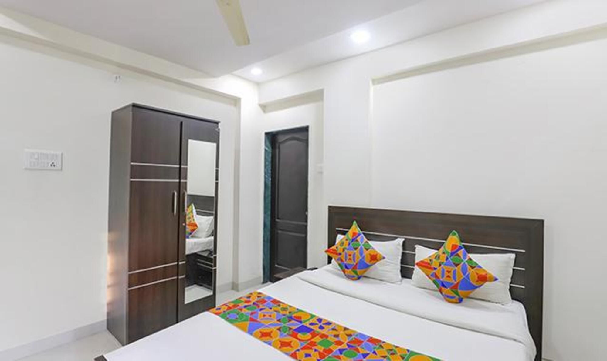 FabHotel Villa 31 Deluxe Room 4