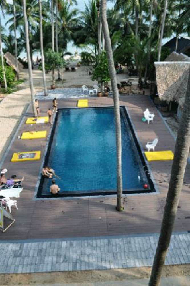 Coconut Beach Resort 3