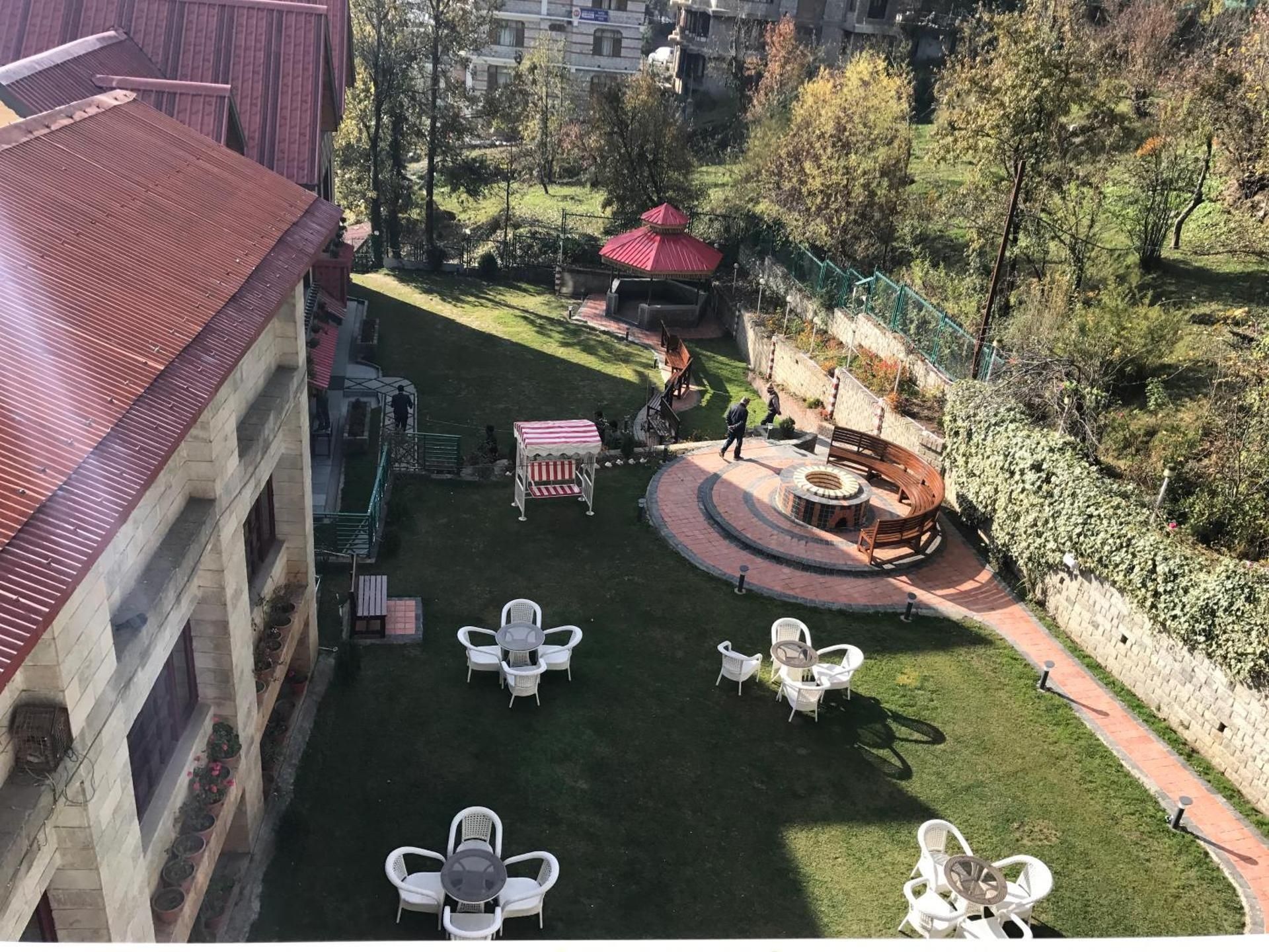 Shingar Regency Manali (Centrally Located with Private Balconies) 2