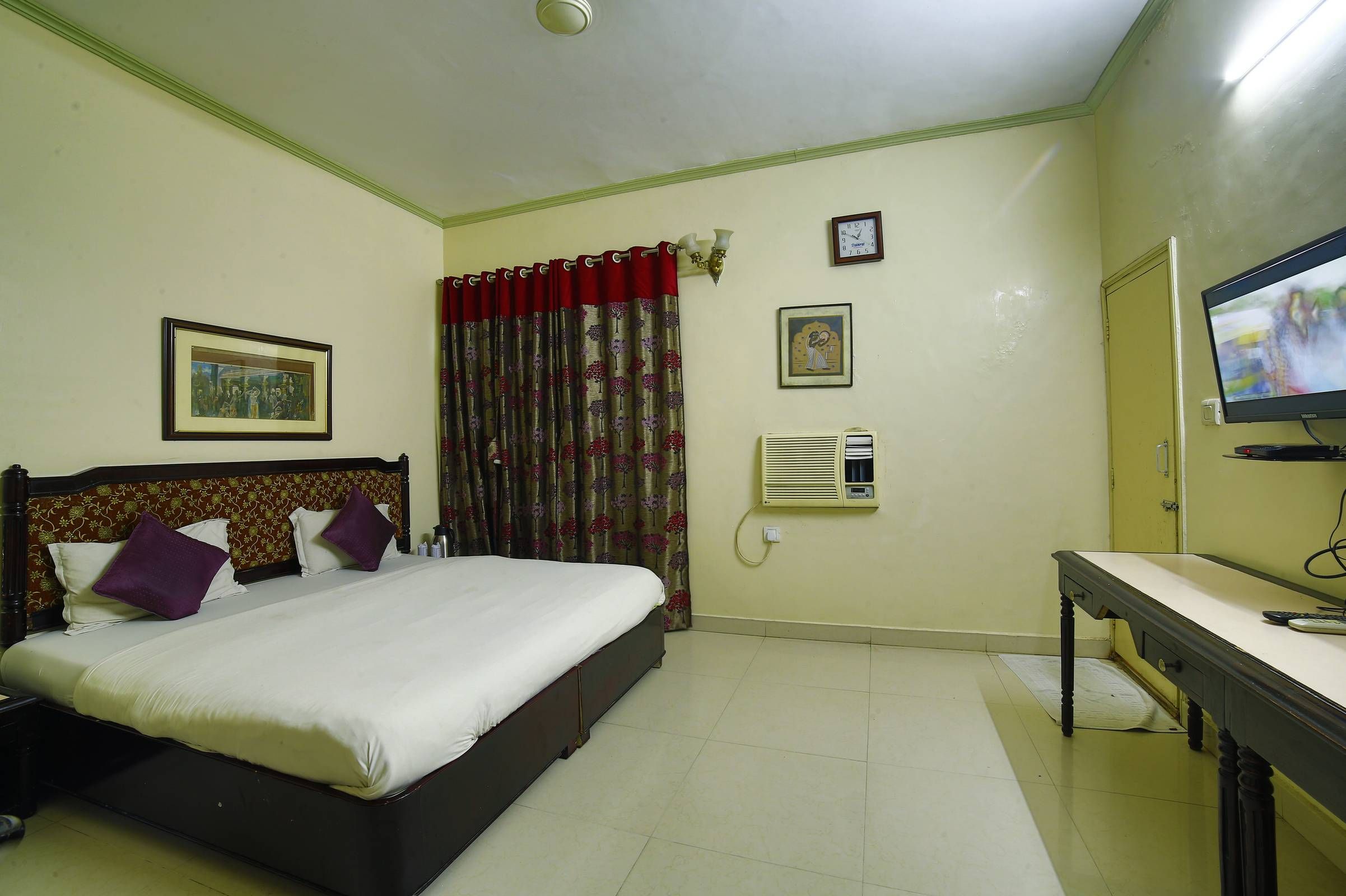 Samrat International A - Family Hotel Deluxe Room Ac 2