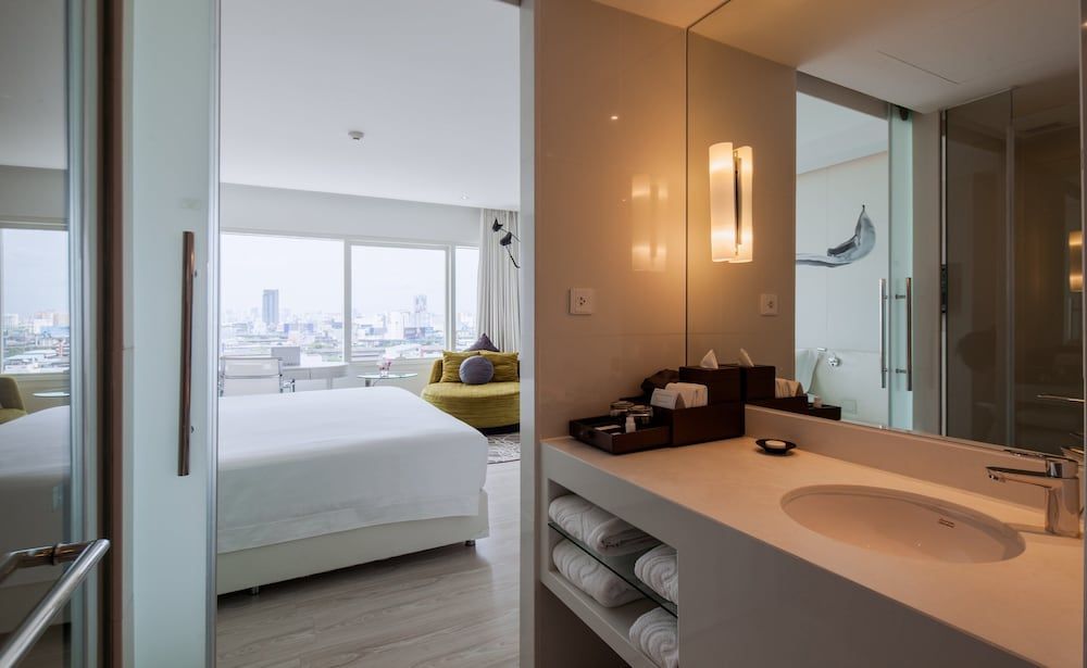 Centara Watergate Pavilion Hotel Bangkok Superior Twin Room, City View 2