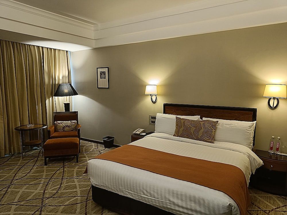 Hotel Marine Plaza - A Sarovar Hotel Deluxe Suite, 1 Double Bed 2